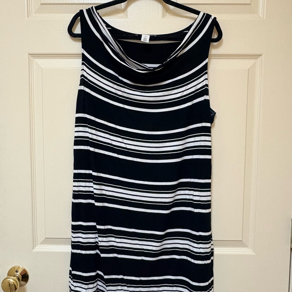 White House Black Market Black and White Striped Tunic